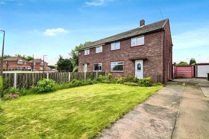 3 Bedroom Semi-Detached House To Rent In Carlton Road, Barnsley, South Yorkshire, S71