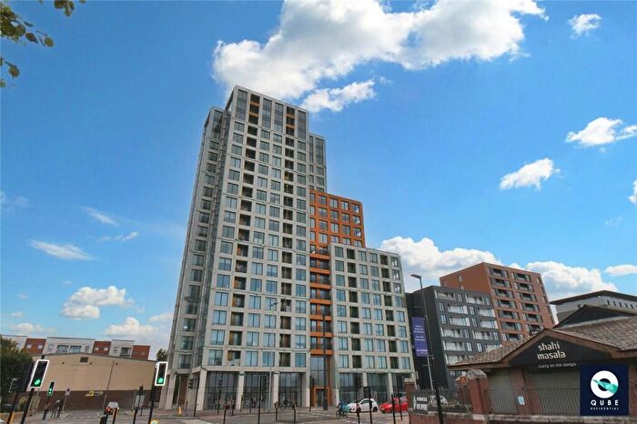 2 Bedroom Flat For Sale In Trafford Road, Salford, M5