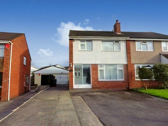 3 Bedroom Semi-Detached House To Rent In Court Farm Road, Whitchurch, Bristol, BS14