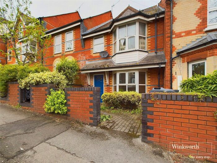 2 Bedroom Flat To Rent In Wantage Road, Reading, Berkshire, RG30