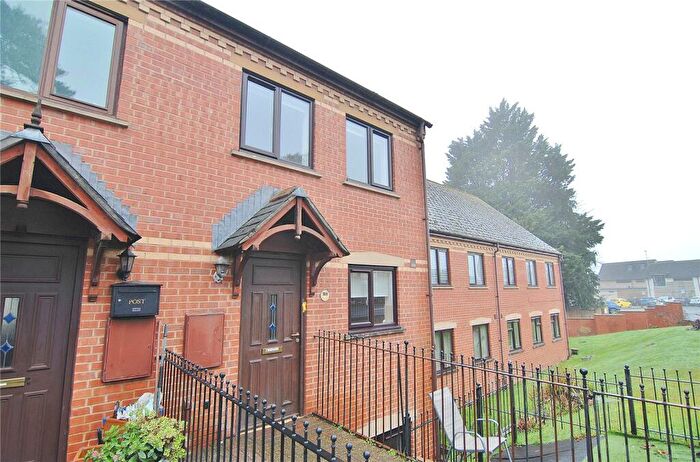 4 Bedroom End Of Terrace House To Rent In Westward Road, Stroud, Gloucestershire, GL5