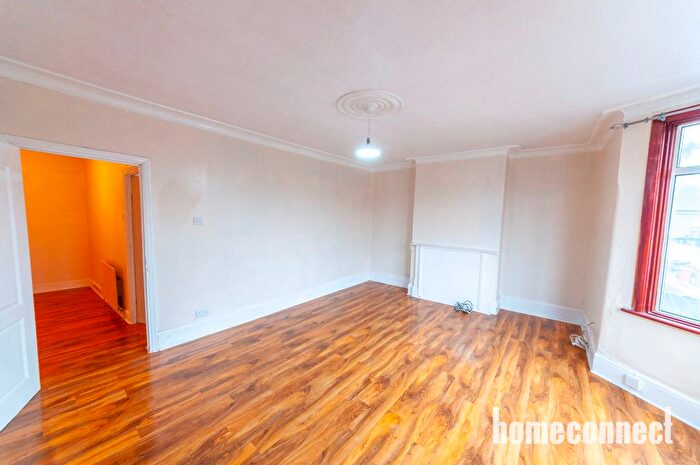 2 Bedroom Flat To Rent In Aldborough Road South, Seven Kings, Ilford, IG3