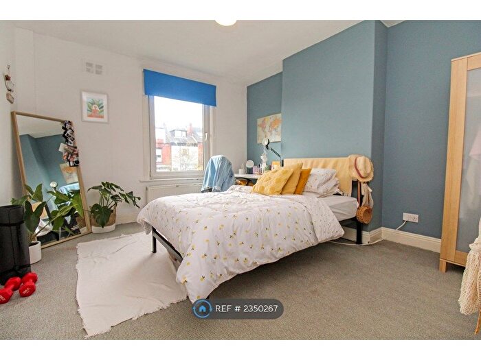 4 Bedroom Terraced House To Rent In St. Anns Avenue, Leeds, LS4