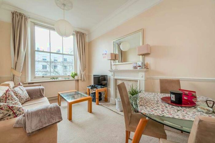 2 Bedroom Flat To Rent In Queens Gardens, Bayswater, W2