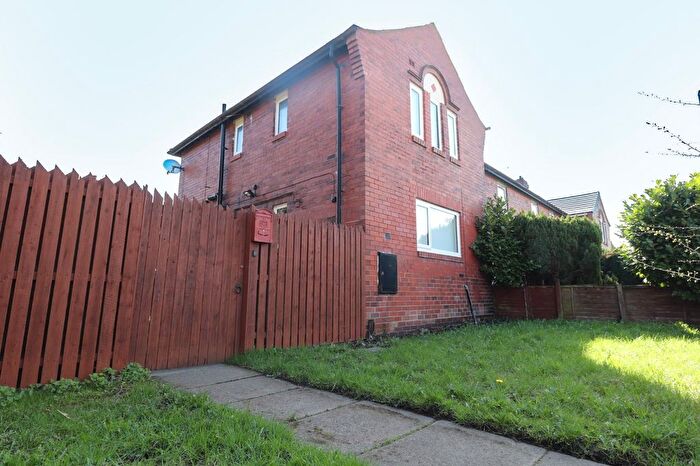 2 Bedroom End Of Terrace House To Rent In Middleton Road, Morley, Leeds, LS27