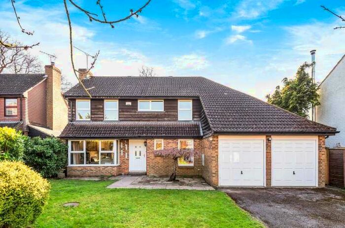 5 Bedroom Detached House To Rent In Burpham, GU4