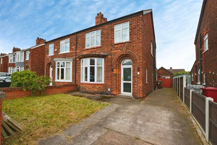 3 Bedroom Semi-Detached House For Sale In Stockshill Road, Scunthorpe, DN16