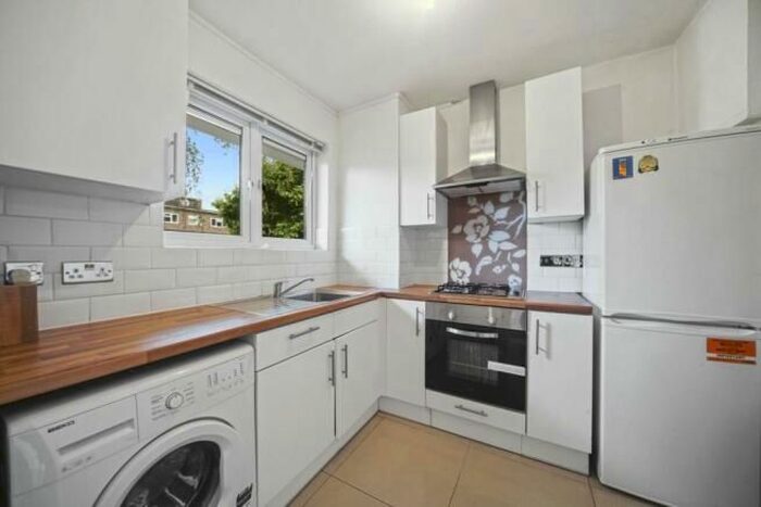 3 Bedroom Flat To Rent In Shaftesbury Court, Shaftesbury Street, Old Street, N1