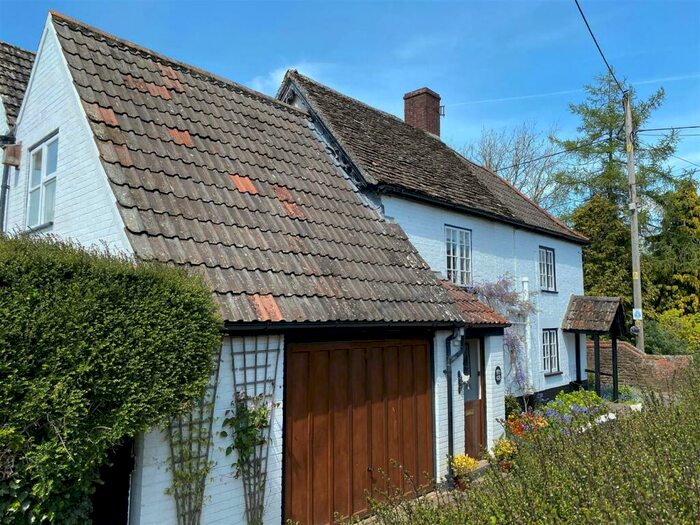 3 Bedroom Semi-Detached House For Sale In Horsepool, Bromham, Chippenham, SN15