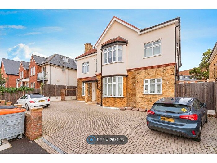 2 Bedroom Flat To Rent In Finchley Lane, London, NW4