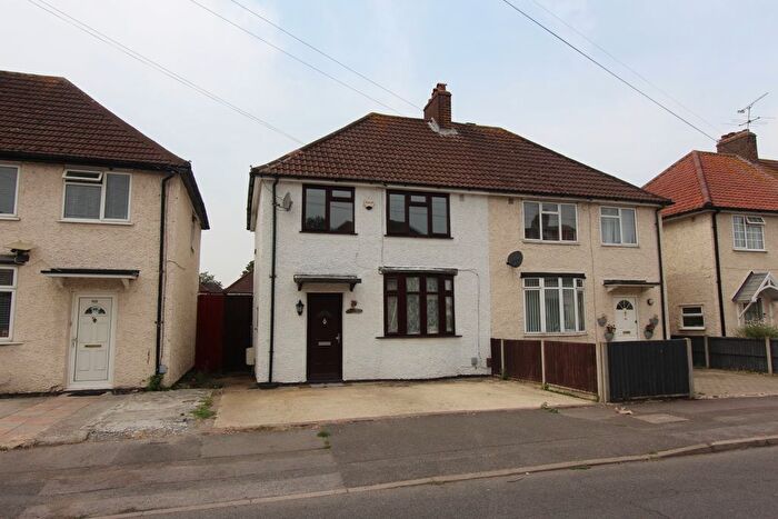 3 Bedroom Semi-Detached House To Rent In , Hayes, UB3