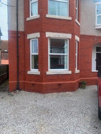 2 Bedroom Flat To Rent In Mauldeth Road, Colwyn Bay, LL28