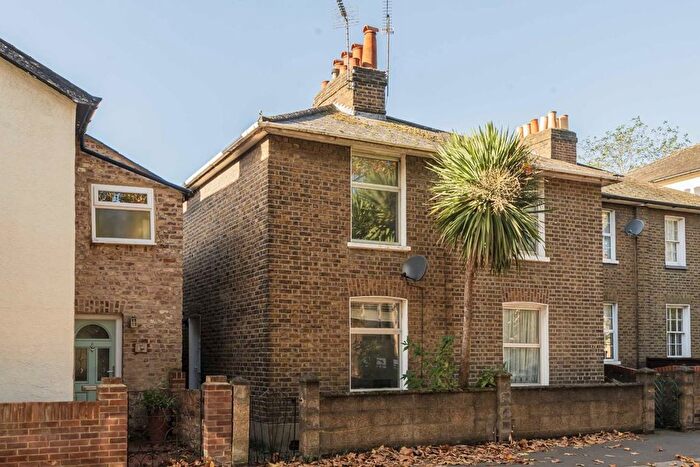 3 Bedroom Semi-Detached House To Rent In Ealing Road, Brentford, TW8