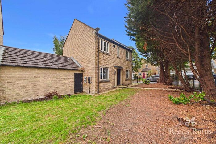 4 Bedroom Detached House For Sale In Woodlock Close, Ferndale, Huddersfield, West Yorkshire, HD2