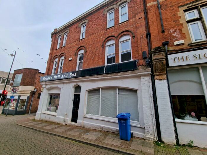 2 Bedroom Flat To Rent In Meeting Lane, Kettering, NN16