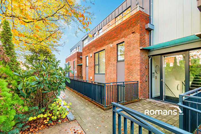 2 Bedroom Flat To Rent In Nightingale Park, Winchester, SO22