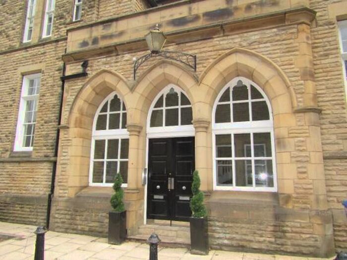 2 Bedroom Flat To Rent In Stableford Avenue, Manchester, M30