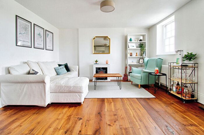 2 Bedroom Flat For Sale In Redcliffe West Parade, Bristol, BS1
