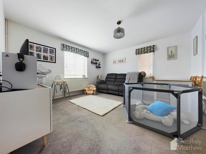 1 Bedroom Flat For Sale In Cromdale Walk, Great Ashby, Stevenage, SG1