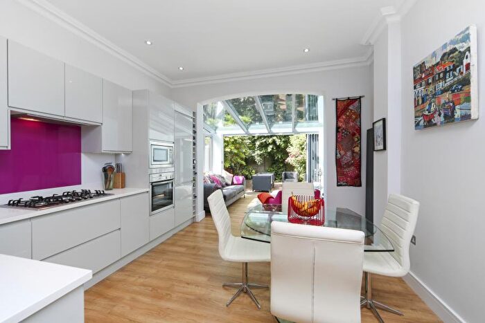 2 Bedroom Flat To Rent In Milton Park, Highgate, N6