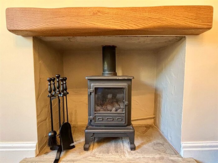 3 Bedroom Semi-Detached House For Sale In Windsor Grove, Thornton, Bradford, BD13