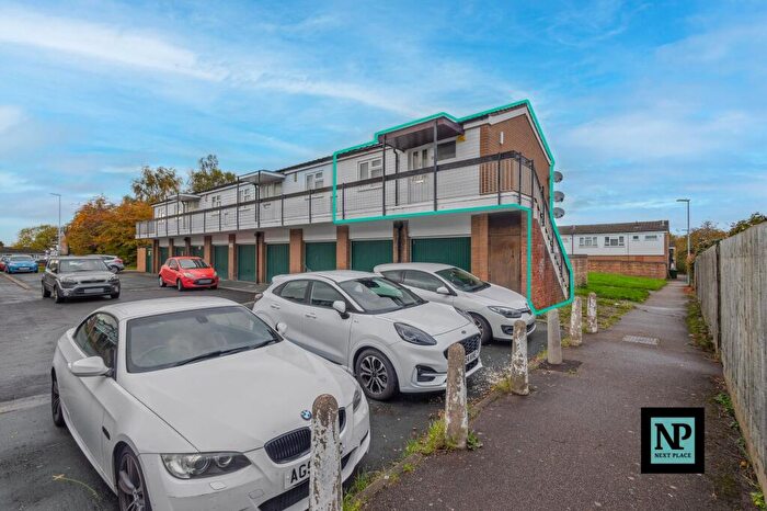 2 Bedroom Flat For Sale In Honeybourne, Tamworth, B77