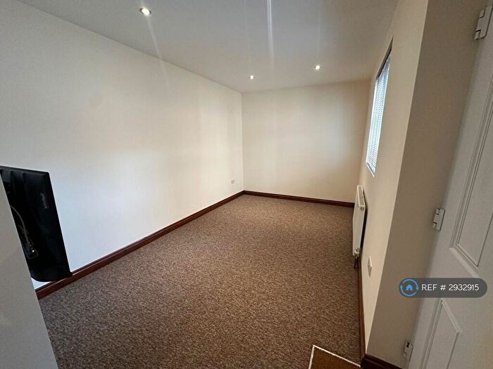 Studio To Rent In Dallow Road, Luton, LU1