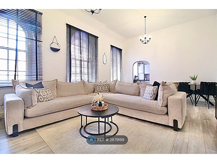 3 Bedroom Flat To Rent In Osterley Gardens, Southall, UB2