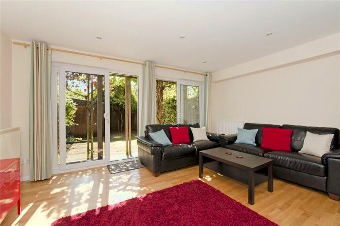 4 Bedroom Terraced House To Rent In Bunning Way, Islington, N7