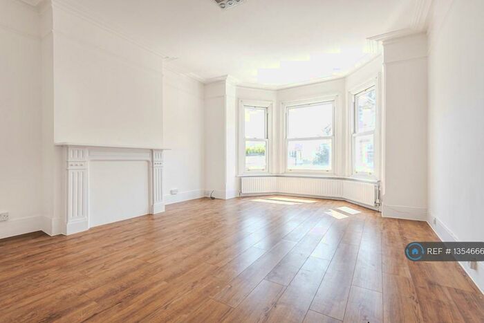 4 Bedroom Maisonette To Rent In Waldegrave Road, London, SE19