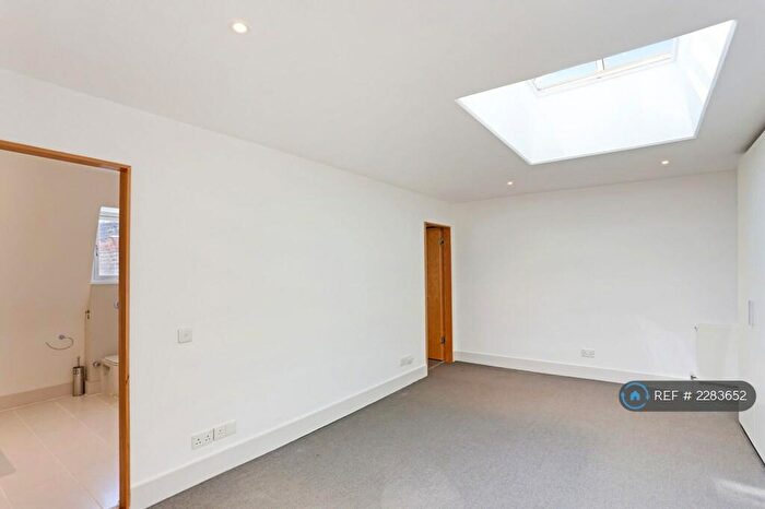 2 Bedroom Flat To Rent In Drayton Gardens, London, SW10