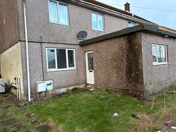 2 Bedroom Flat For Sale In Longview Road, Clase, Swansea, SA6