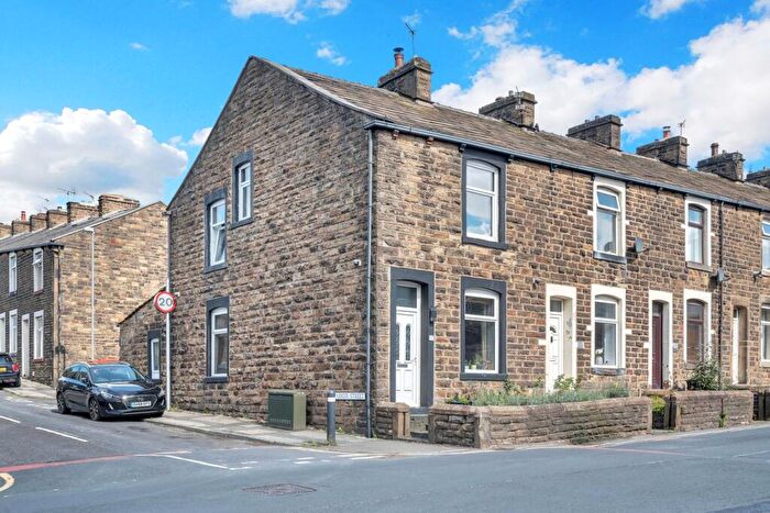 3 Bedroom Terraced House For Sale In Burnley Road, Briercliffe, Burnley, BB10