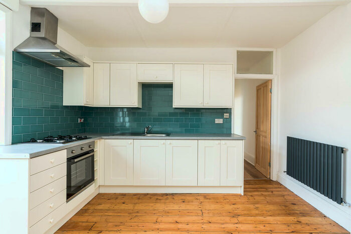 2 Bedroom Apartment To Rent In Cheltenham Road, London, SE15