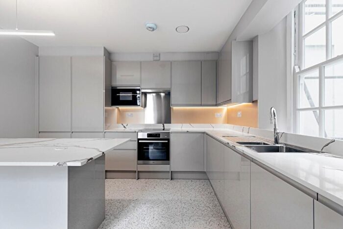 3 Bedroom Flat To Rent In Eyre Court, St John's Wood, NW8