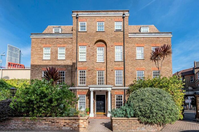 Studio To Rent In Regents Bridge Gardens, Vauxhall, London, SW8