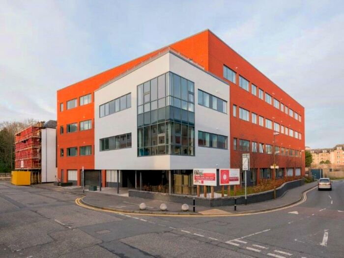 1 Bedroom Flat To Rent In Logie Green Road, Cannonmills, Edinburgh, EH7