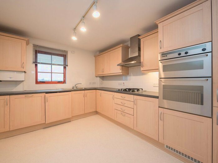 2 Bedroom Flat To Rent In Orchard Brae Avenue, Orchard Brae, EH4