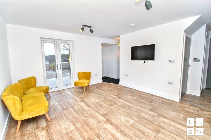 6 Bedroom Detached House To Rent In Longdowns, Penryn, TR10