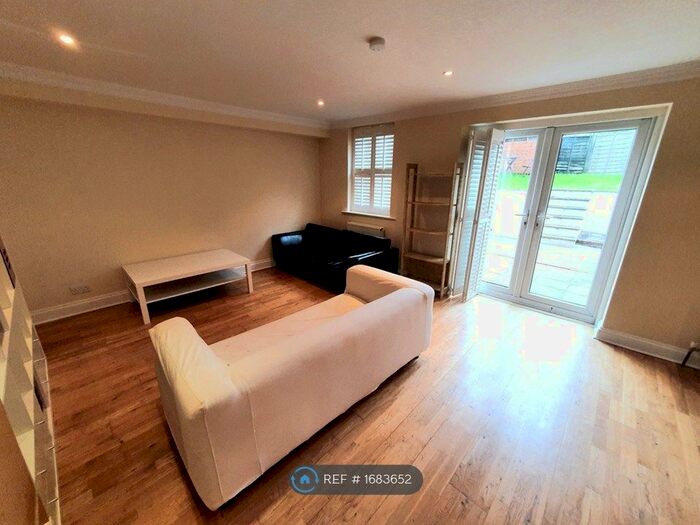 2 Bedroom Maisonette To Rent In Fontenoy Road, London, SW12