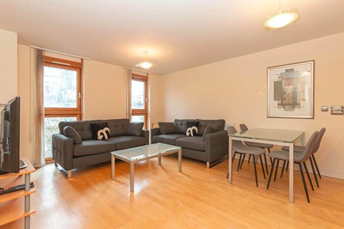 2 Bedroom Apartment To Rent In Temple House, Temple Street, B2