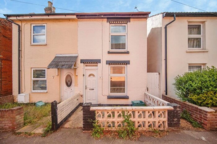 2 Bedroom Semi-Detached House For Sale In Campion Road, Colchester, CO2