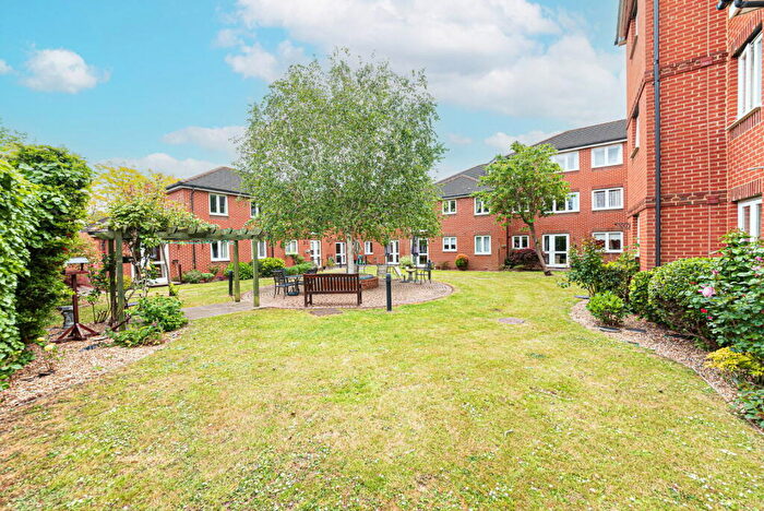 1 Bedroom Retirement Property For Sale In Warner Court, Yorktown Road, College Town, Sandhurst, Berkshire, GU47