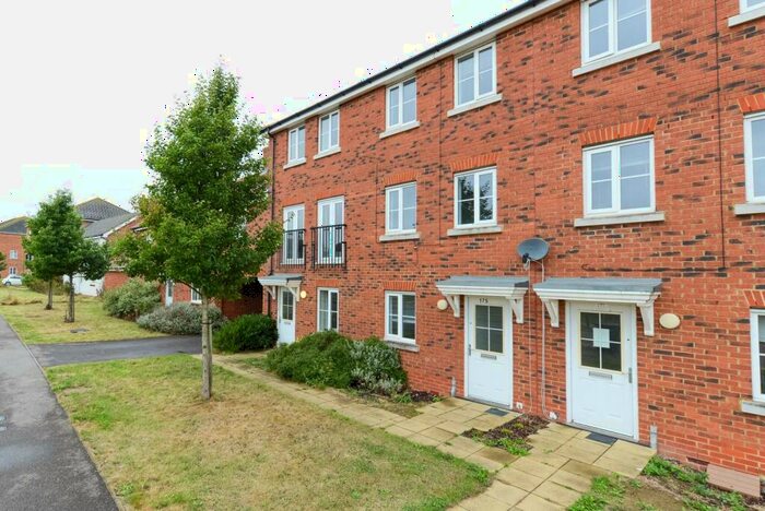 5 Bedroom Town House For Sale In Cunningham Street, Hatfield, AL10