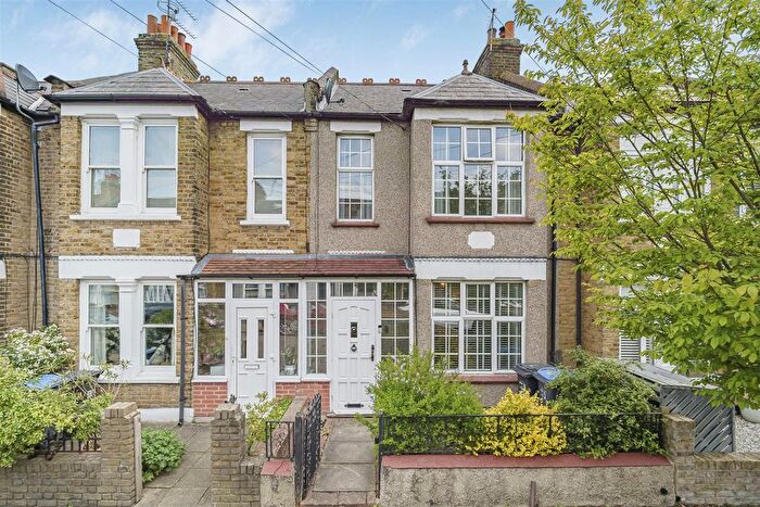 2 Bedroom Property To Rent In Dorien Road, London, SW20