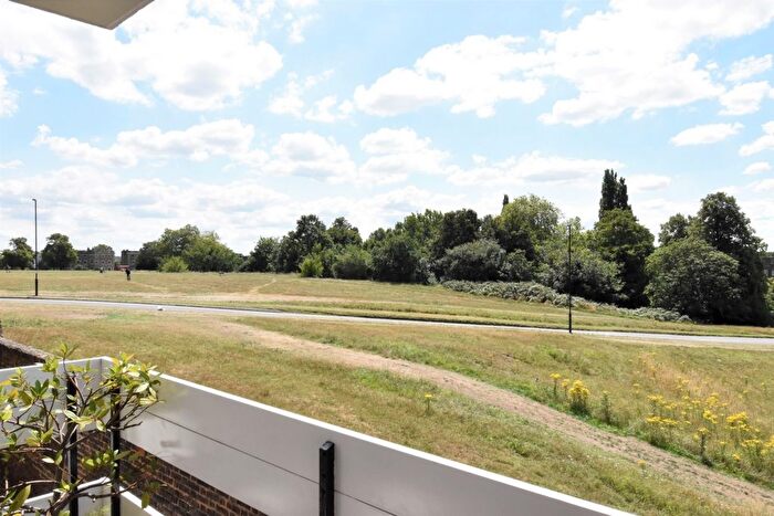 2 Bedroom Flat To Rent In Greyladies Gardens, Wat Tyler Road, Greenwich, SE10