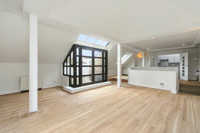 2 Bedroom Flat To Rent In Wapping High Street, London, E1W