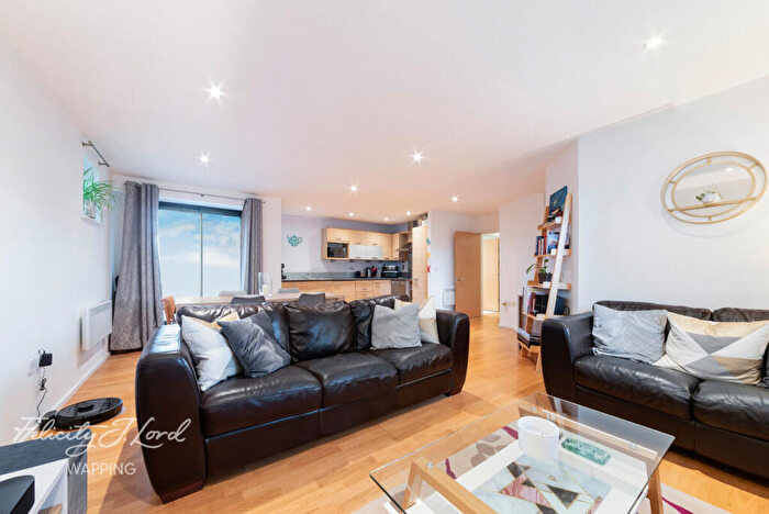 2 Bedroom Flat For Sale In Cable Street, London, E1W
