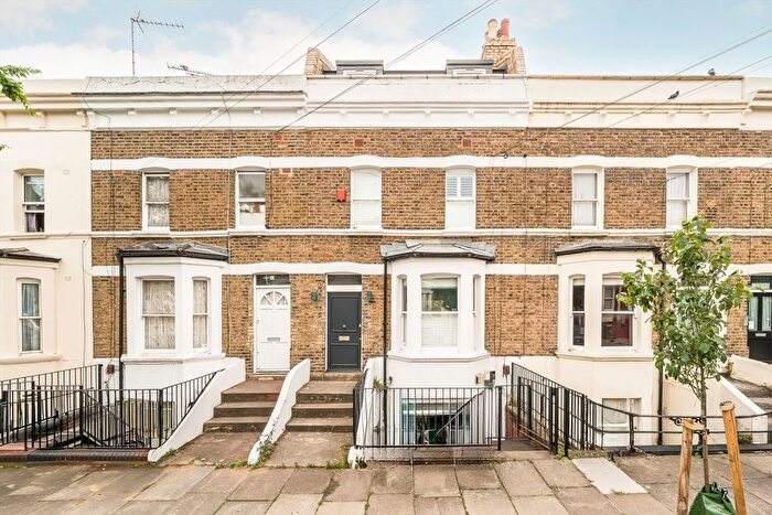 1 Bedroom Maisonette To Rent In Medwin Street, Clapham, SW4