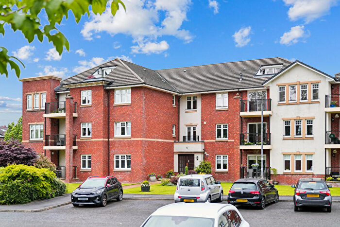 3 Bedroom Flat For Sale In F Hazelden Park, Muirend, Glasgow, G44